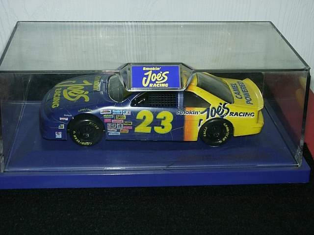 1992 Racing Champions 1:24 Diecast NASCAR Hut Stricklin McDonald's Thunderbird 